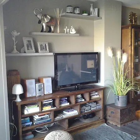 Comfortable Near Alacant Centre 75 Sqm Pool Apartment