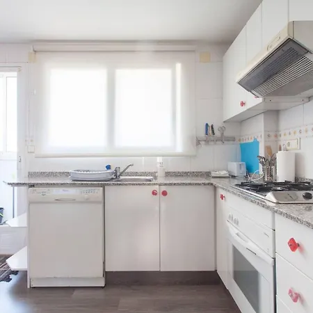 Comfortable Near Alacant Centre 75 Sqm Pool Apartment *